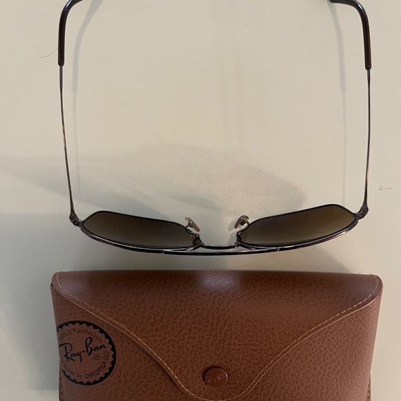 Men’s Ray-Ban’s polarized sunglasses - Picture 3 of 4